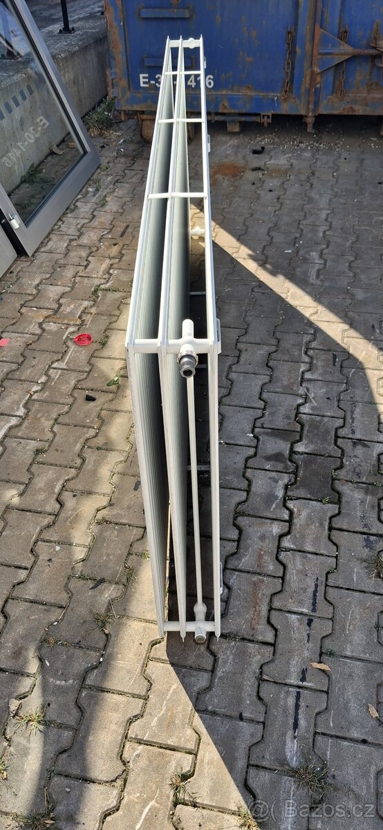 Prodam velky 3 zebrovy plochy radiator - 4