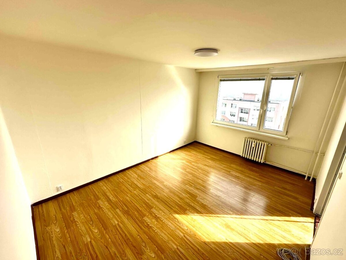 Pronájem bytu 1+1 v ulici Krušnohorská 1662 v Jirkově - 4