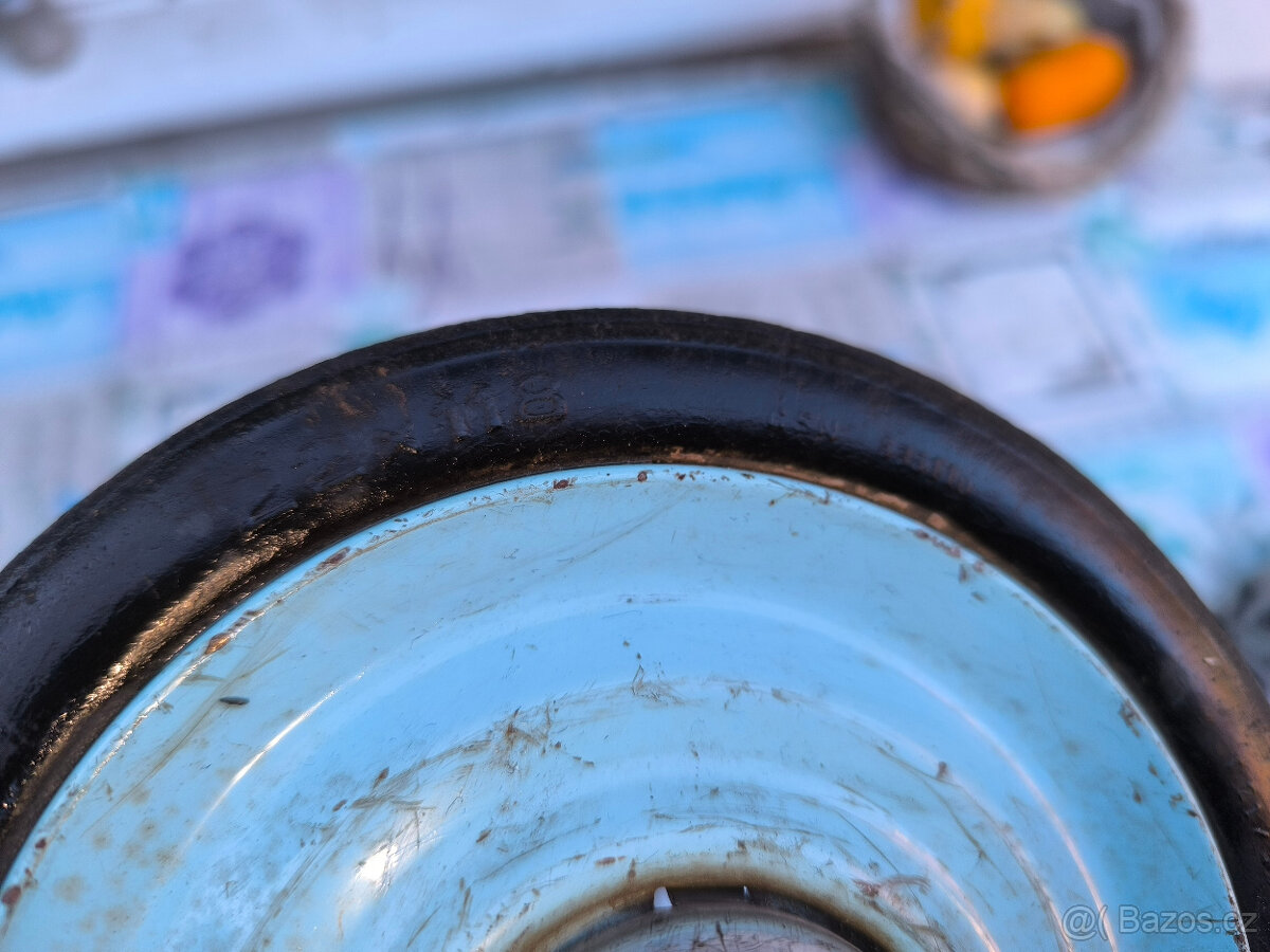 Staré hračky,šlapací autíčko, starý kočárek ,kolečka Barum - 4