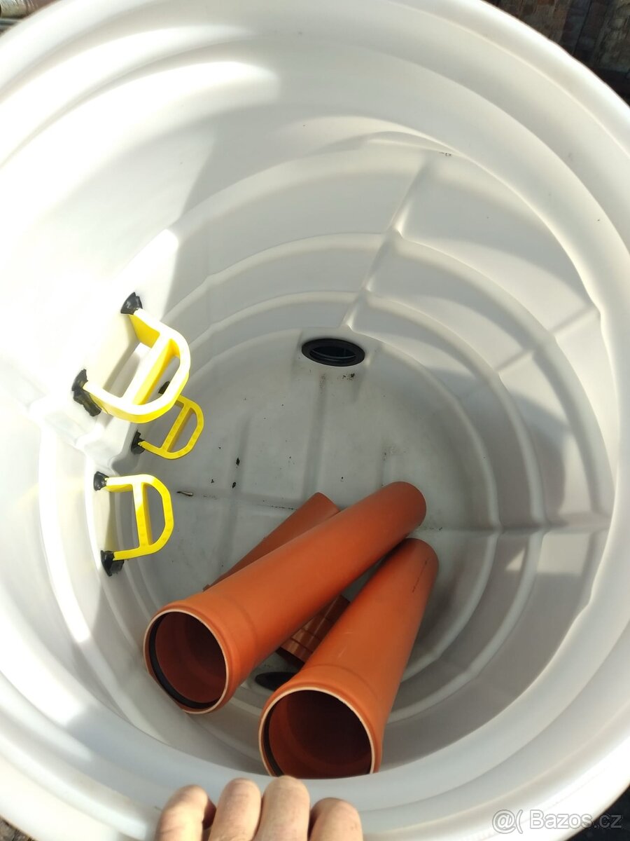 Revizni šachta kanalizace - 4