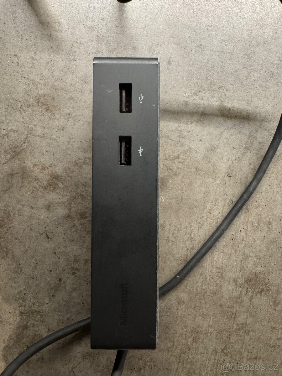 Microsoft Surface Dock - 4