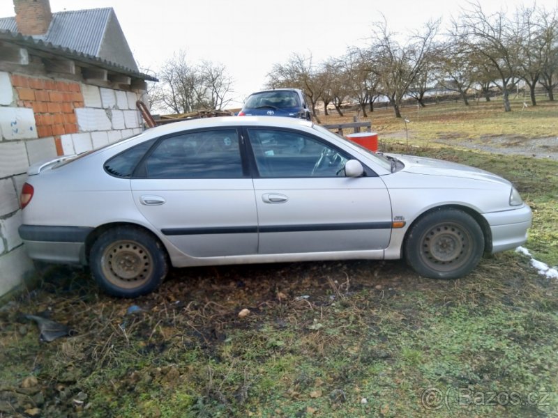 Toyota Avensis 2 d4d,2002,5 dv. - 4