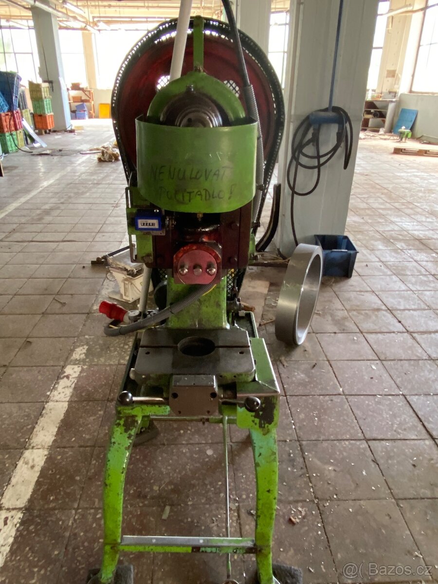 FUNKČNÍ MECHANICKÉ LISY SCHULER - 4