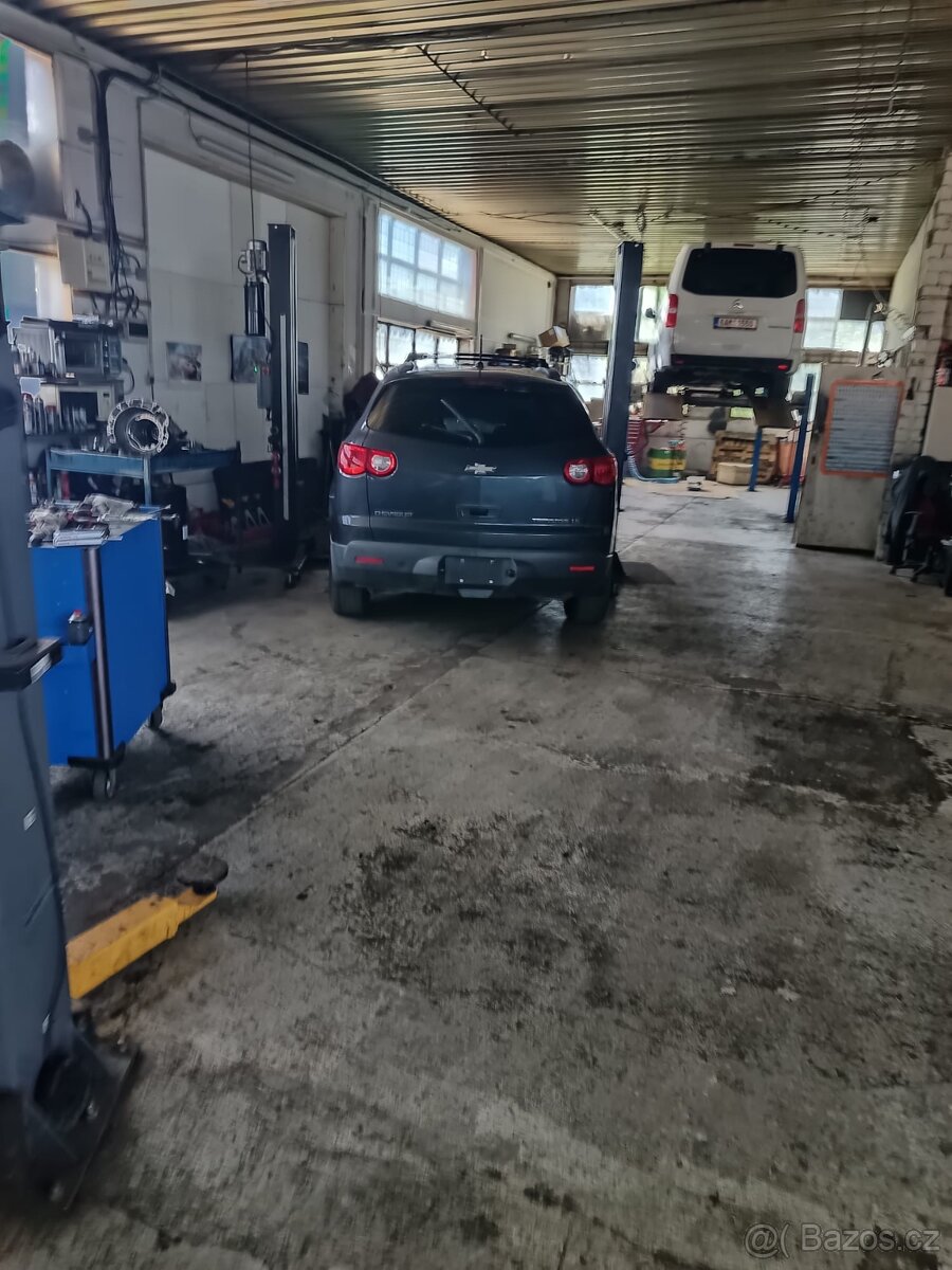 Chevrolet Traverse 2008 - náhradní díly - 4