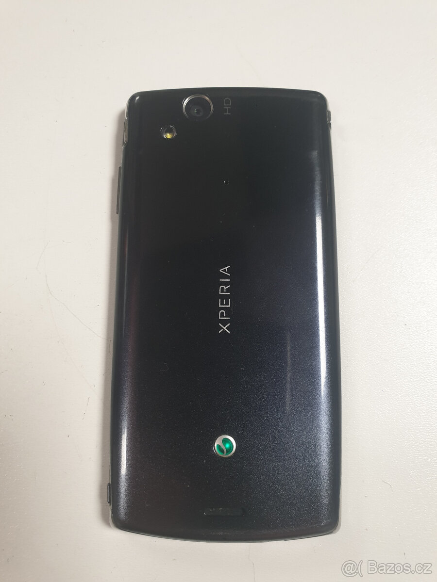 Sony Ericsson Xperia ARC S LT18i - 4