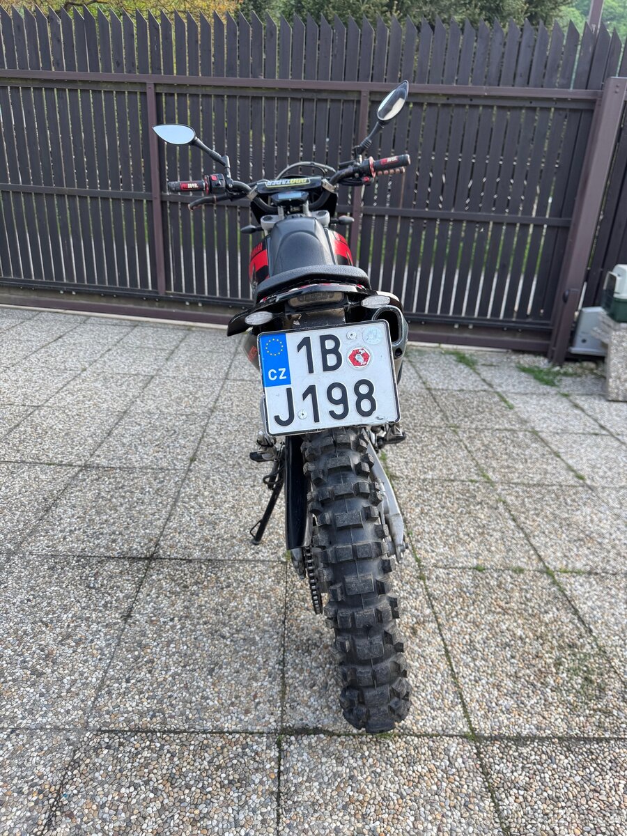Yamaha XT 125R