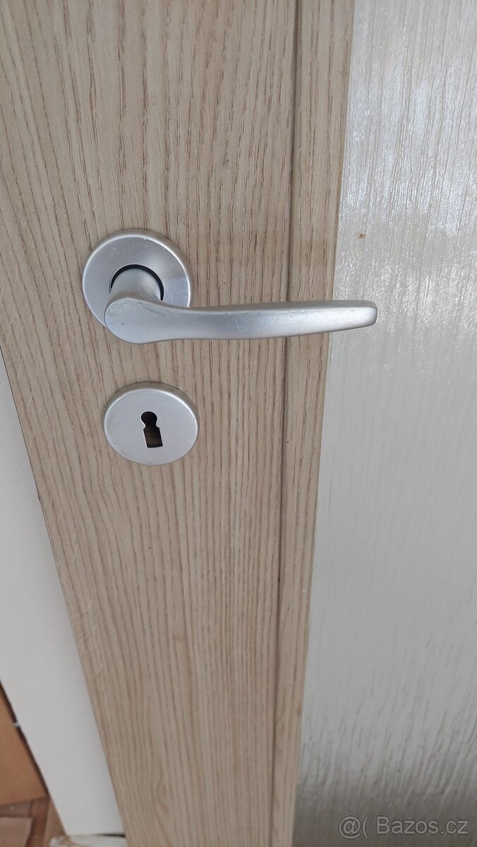 Interiérové dveře - SAPELI - dub - výborný stav - 4