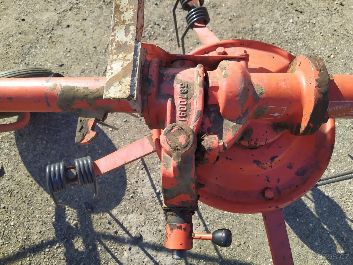 Obraceč píce Kuhn GF 440 P, záběr 4,4 m, téměř bez vůlí - 4