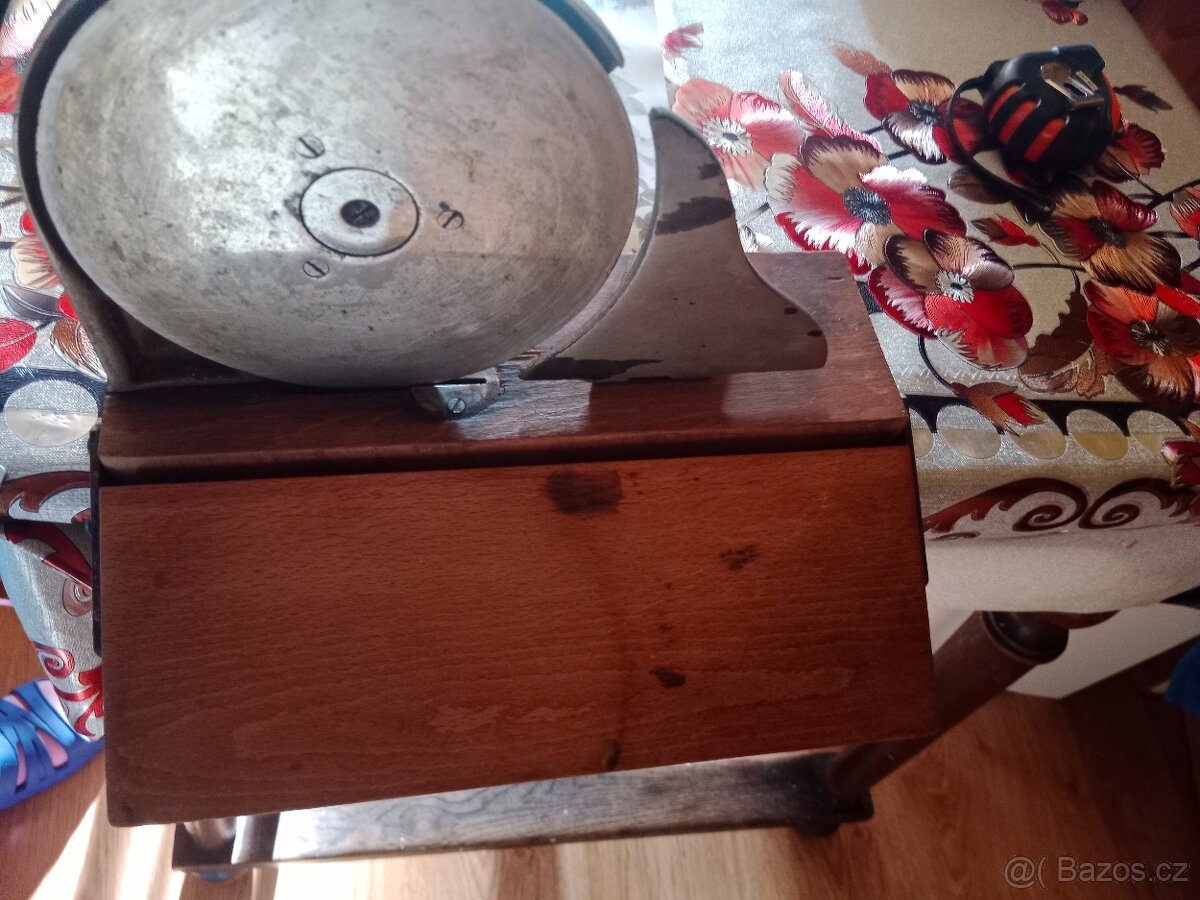 Kráječ na chleba retro 1000kč - 4