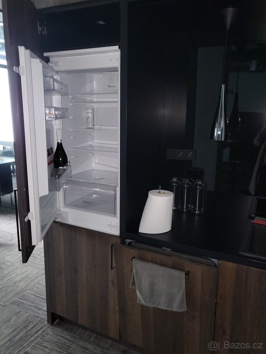 Prodej vybavení a zařízení Showroom a kanceláře Karlín - 4