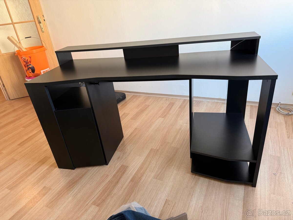 počítačový stůl s led osvětlením - 4