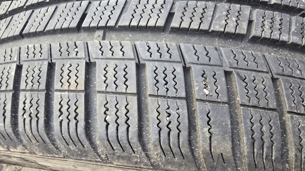 Zimní pneumatika 225/55/17 Hankook - 4