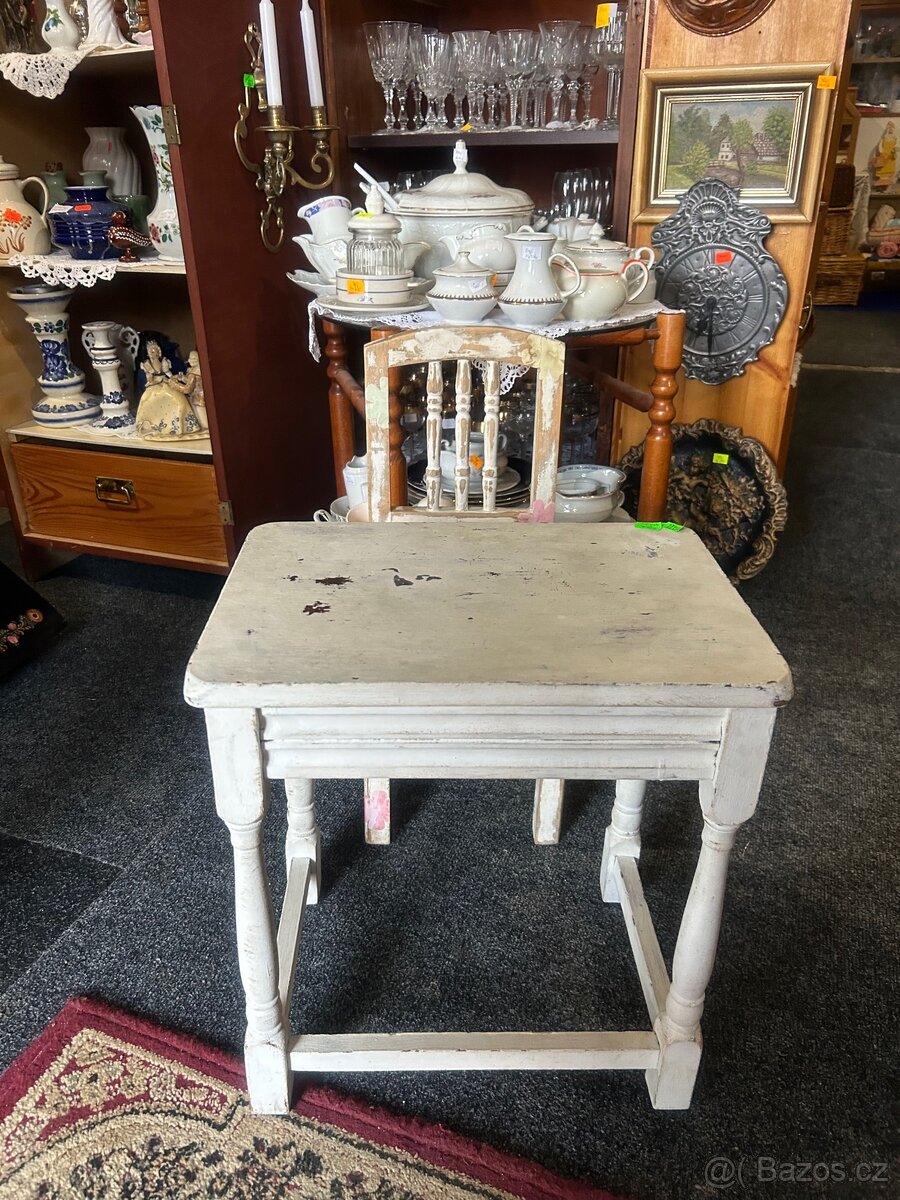 Dřevěný stoleček + dřevěná židlička - 4