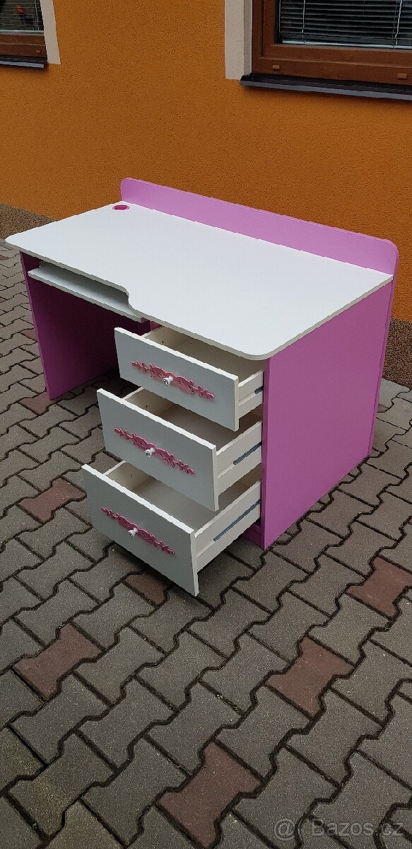 Počitacovy stul - 4