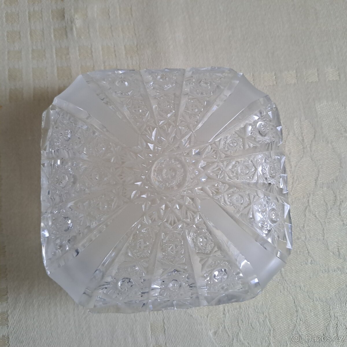 skleněná broušená dóza - 4