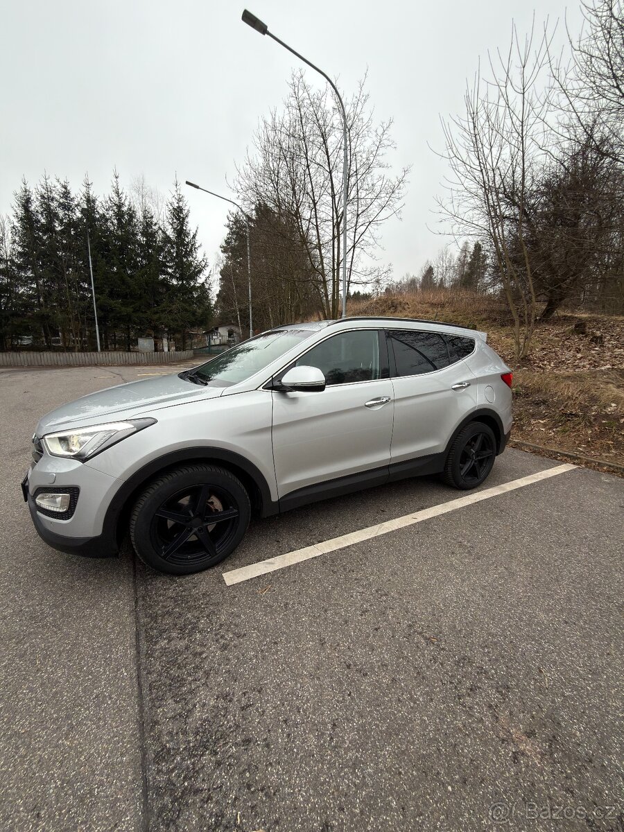 Hyundai Santa Fe - 4
