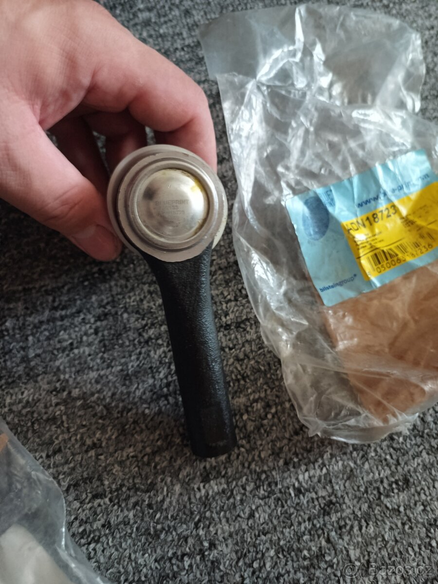 Nissan 200SX , Almera. , Sunny , čep řízení - 4