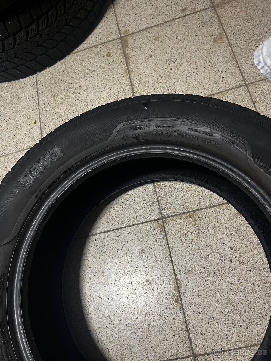 pneumatiky, rozměr 235/60 R18. - 4
