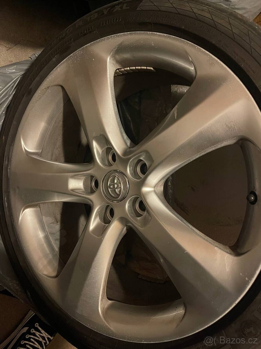Prodám Kola Toyota 235/40R19 - 4