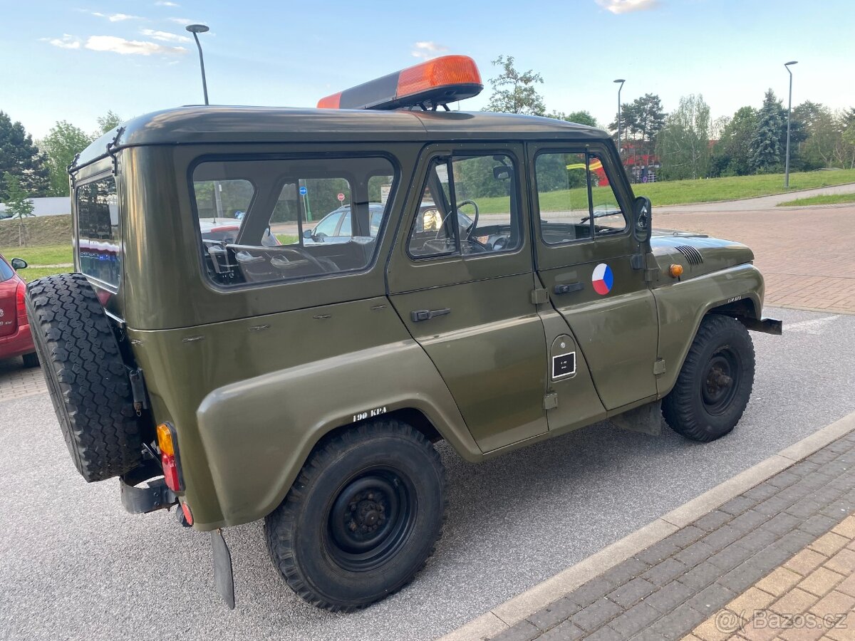 UAZ 469 BI - 4