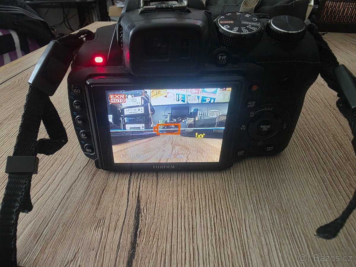 FUJI FILM HS 20 EXR - 4
