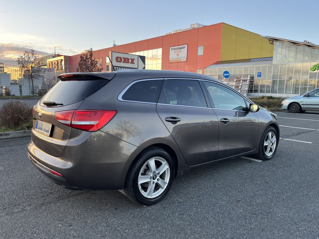 Kia Ceed SW 1.6 crdi automat - 4