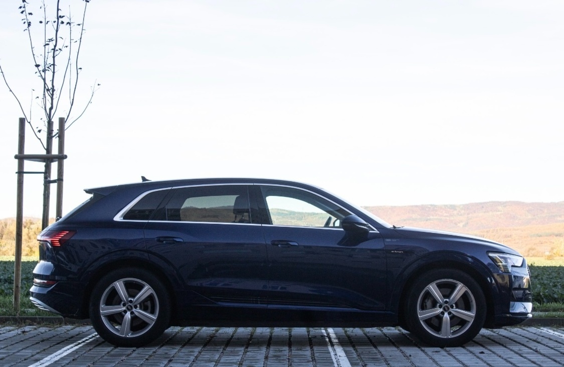 Audi e-tron 50 Quattro Advanced / - 4