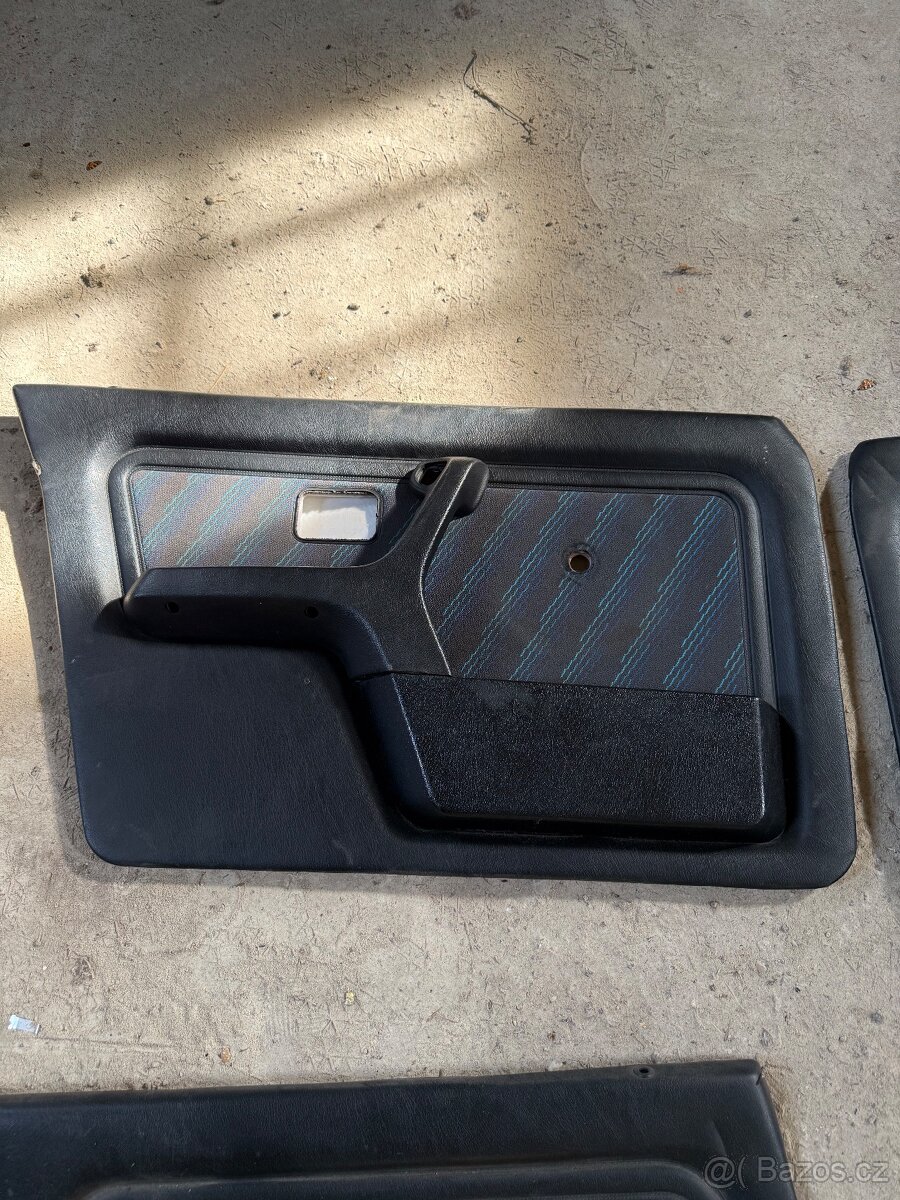 E30 - interiér - 4