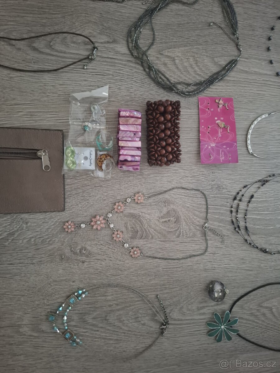 24 ks šperků - 4