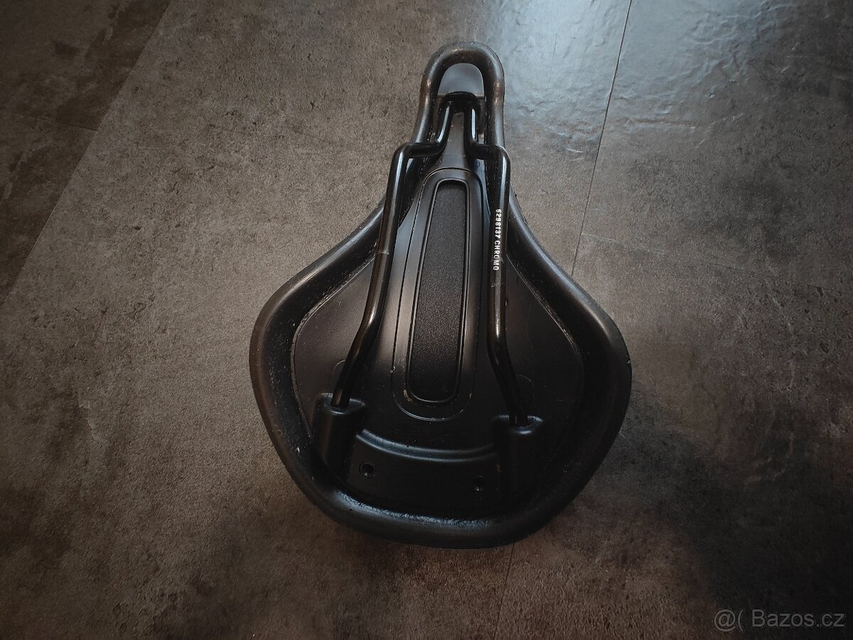 Sedlo Bontrager Verse 145mm - 4