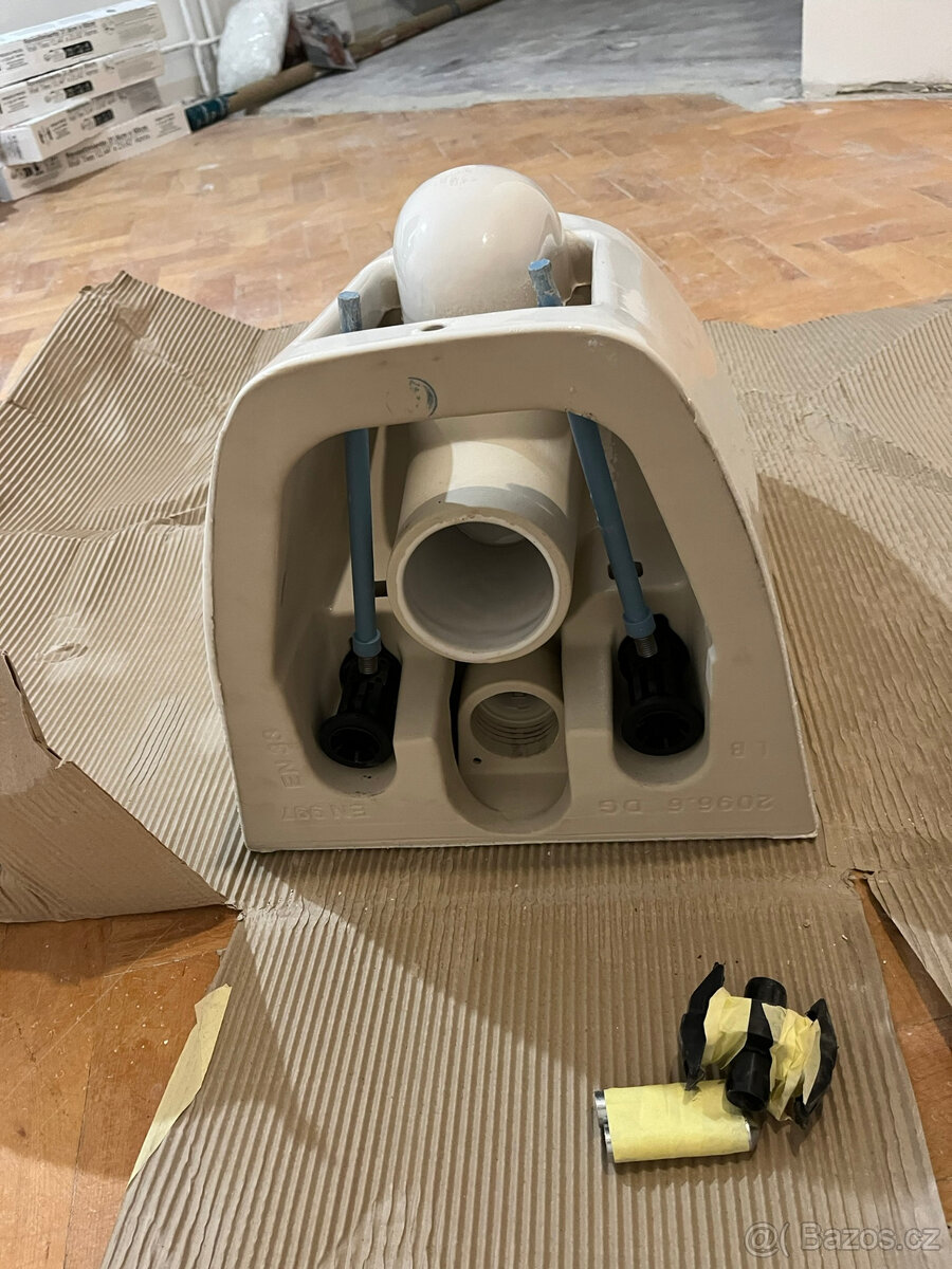 Závěsné WC Laufen Pro - 4