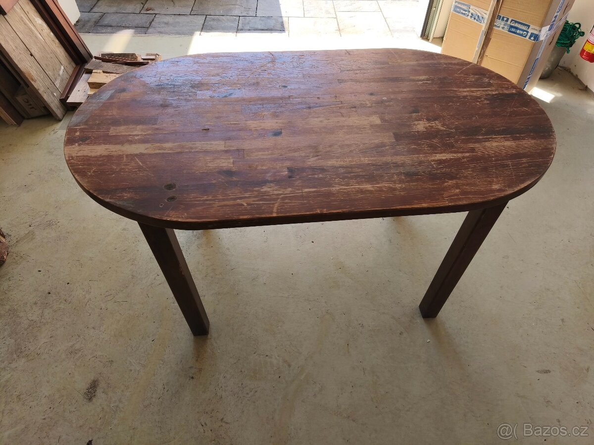 Jídelní stůl dřevěný ovál - 4