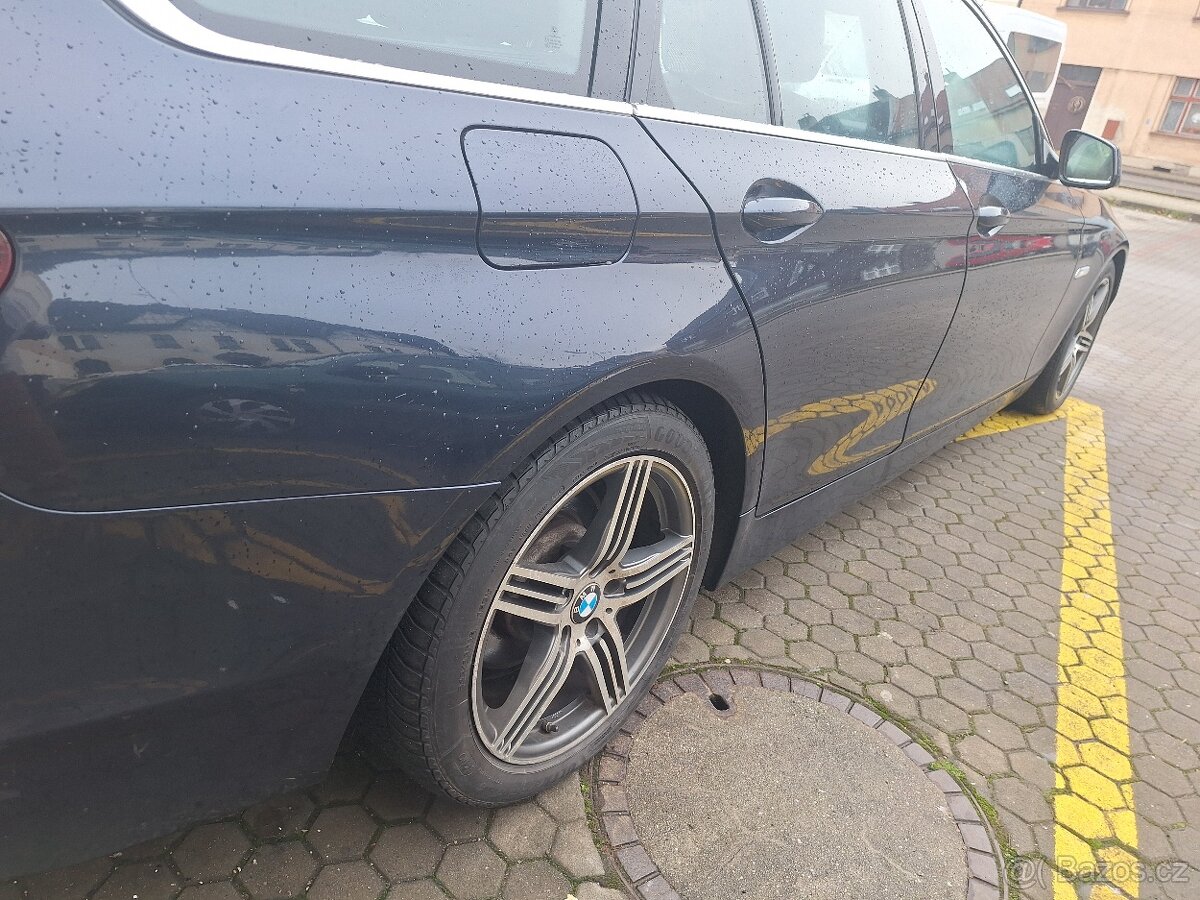 BMW f 11 523i 150kw manuál naj.297tis - 4