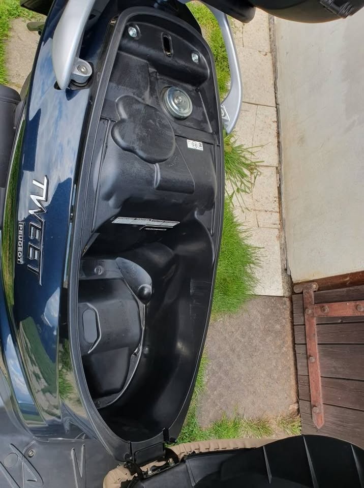 Peugeot Tweet 125i - 4