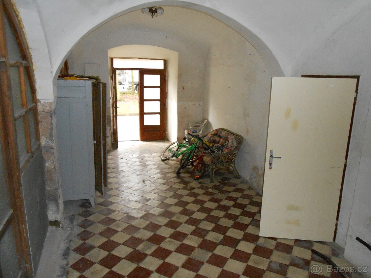 K prodeji komerční objekt/objekt k bydlení v obci Úlibice. - 4