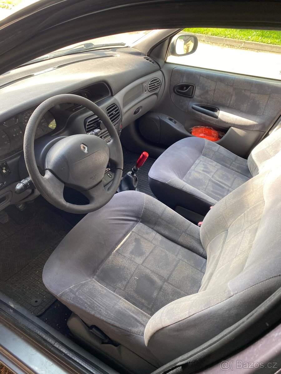 Renault Megane 1999 - 4