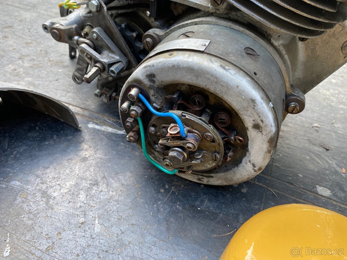 velorex 350 mechanika - kompletní motor - 4