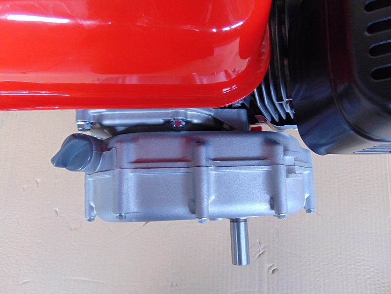 Motor 6,5 koně s automat. spojkou HG 200L (náhrada HONDA GX2 - 4