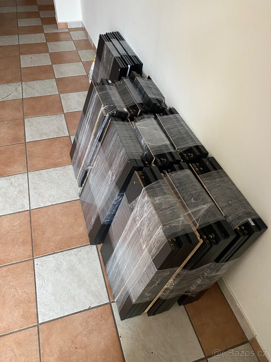 sestavená skříň se skřínek Bestã Ikea - 4