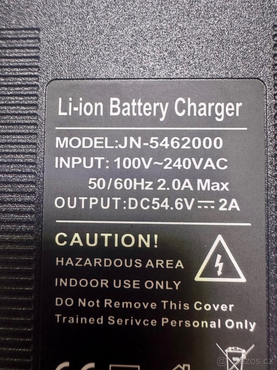 Nabíječka na koloběžku 54,6v 2A - 4