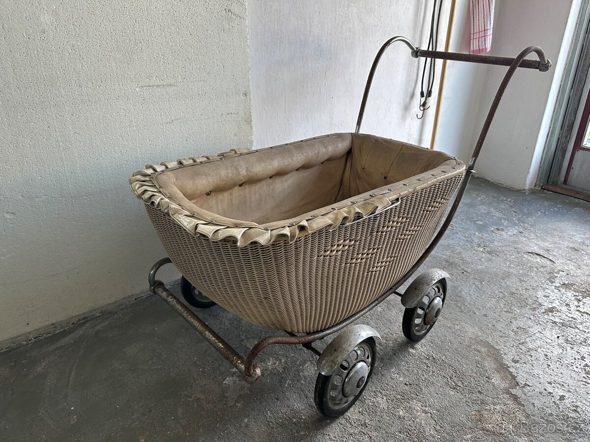 Historický kočárek - 4