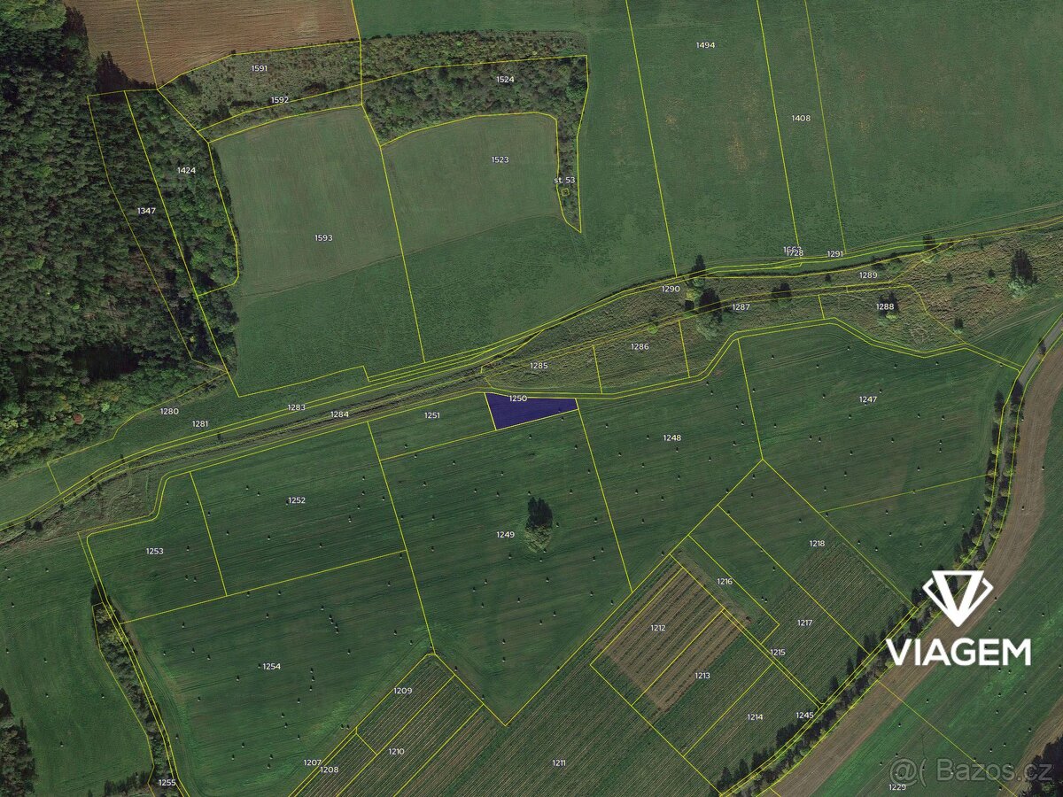 Pole 1 458 m² - 4