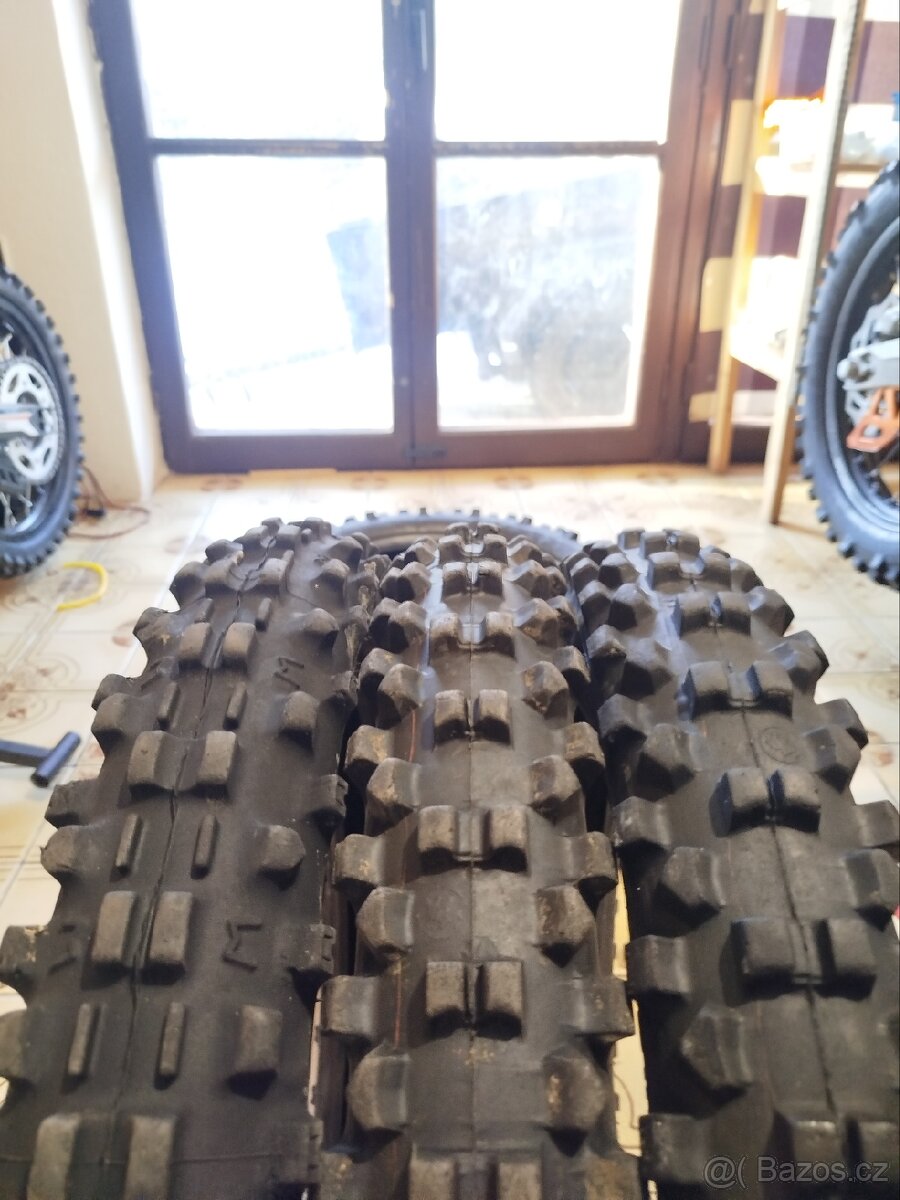 Mx/enduro pneu