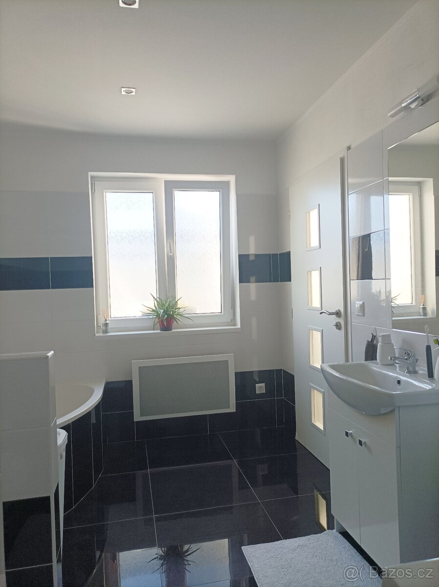 Prodej RD v Rakúsku 14km od hraníc,s projektom a povolením . - 4