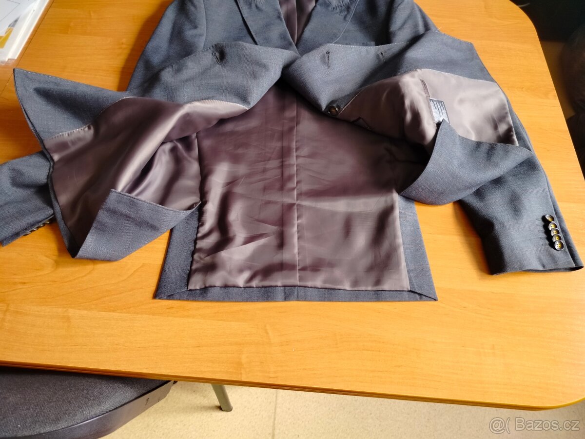Pánský oblek+ 2 kosile TOP stav 1x nošený - 4