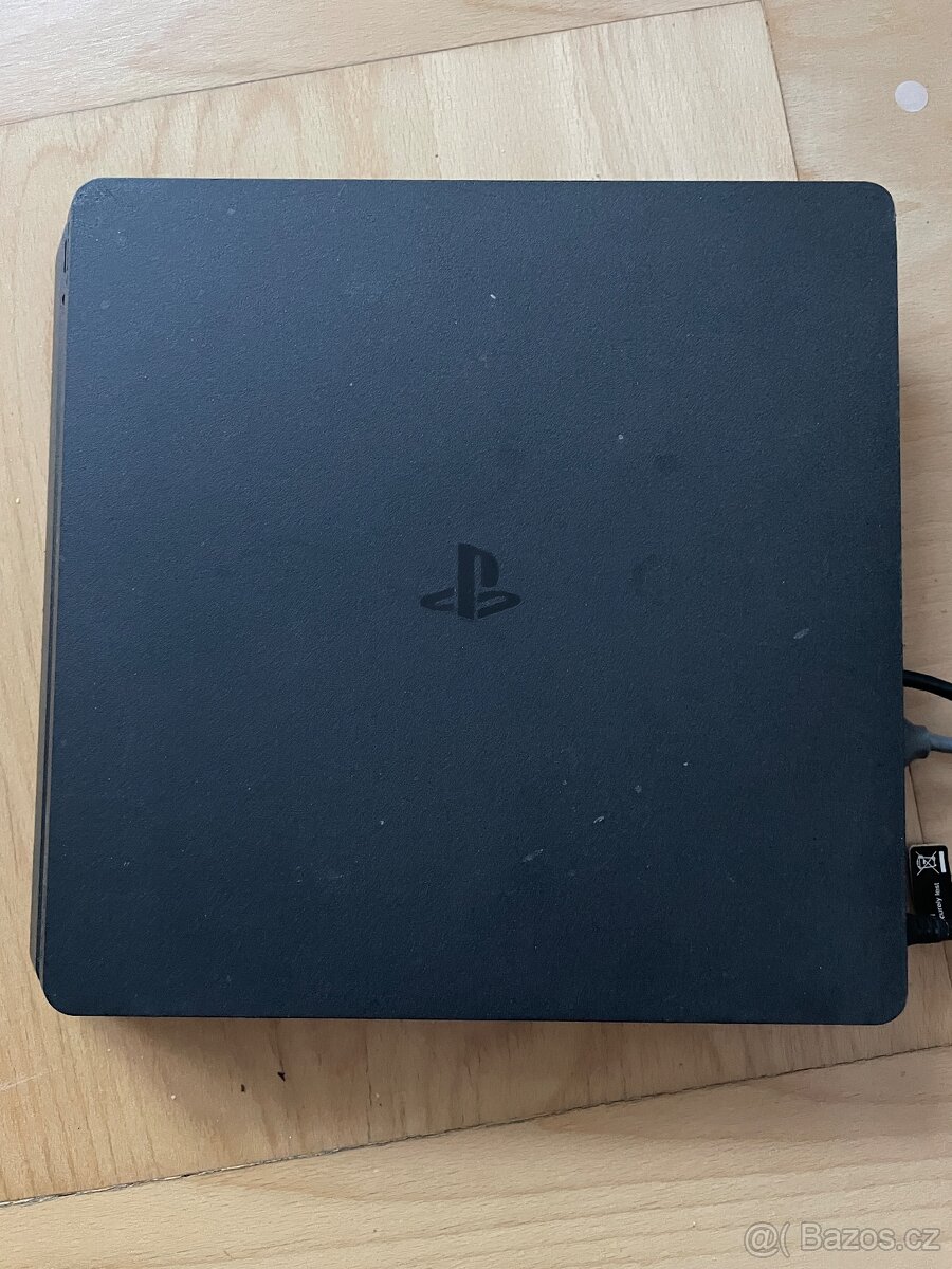 PlayStation 4 + ovladač 🎮 - 4