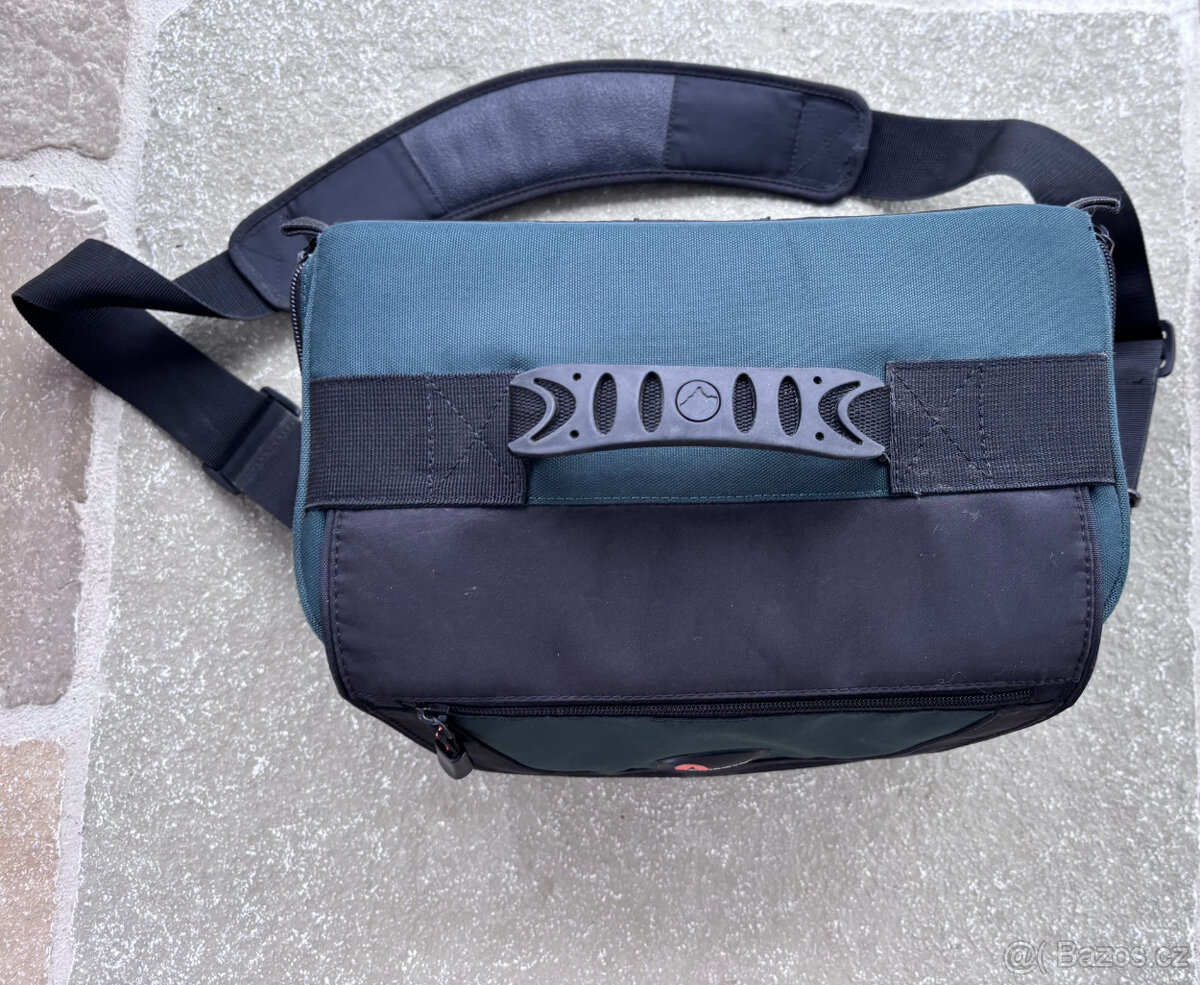 Fotobrašna LOWEPRO NOVA 4 AW - 4