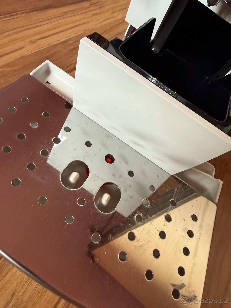 Kavovar delonghi - 4