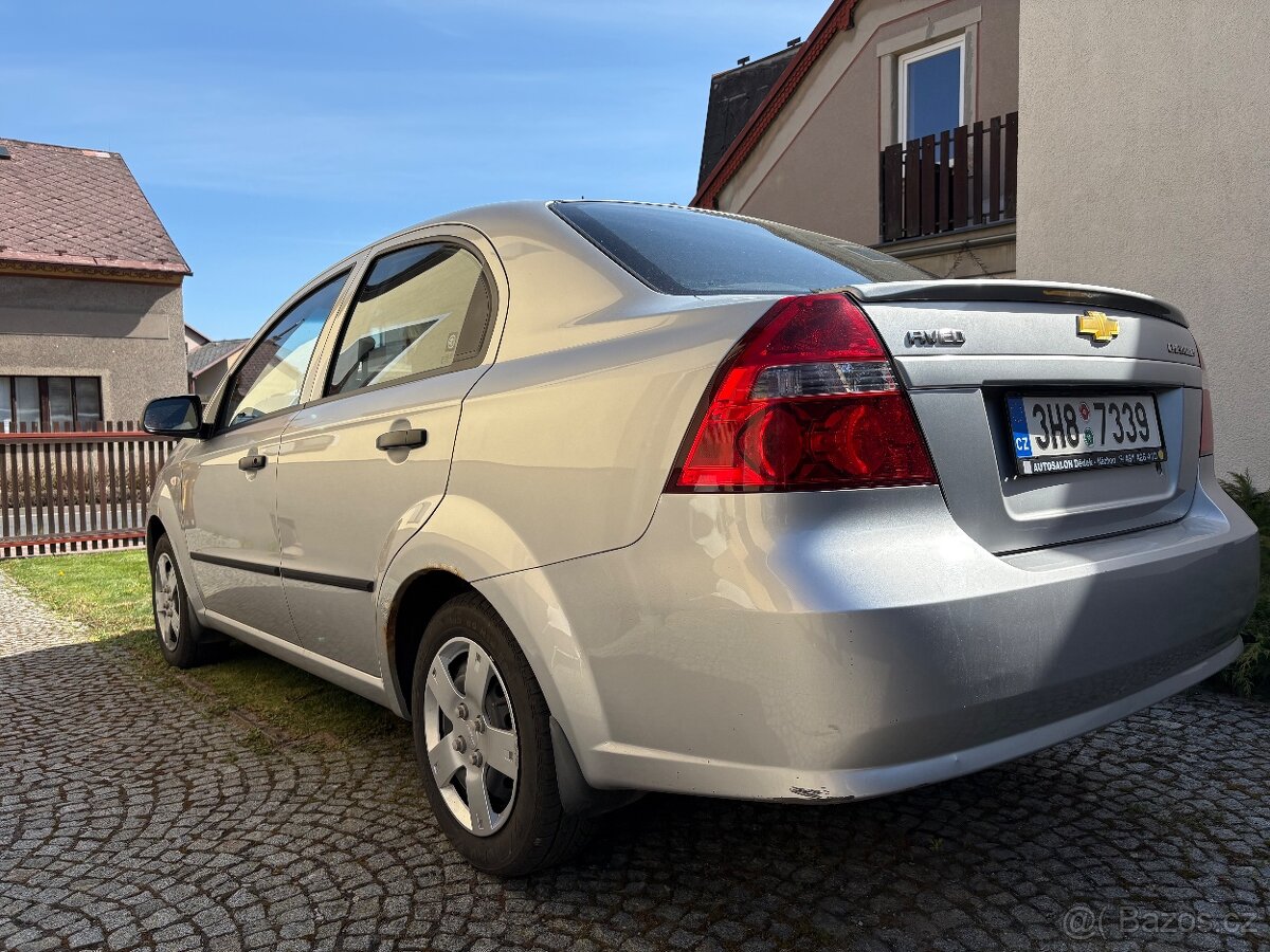 Chevrolet Aveo - 4
