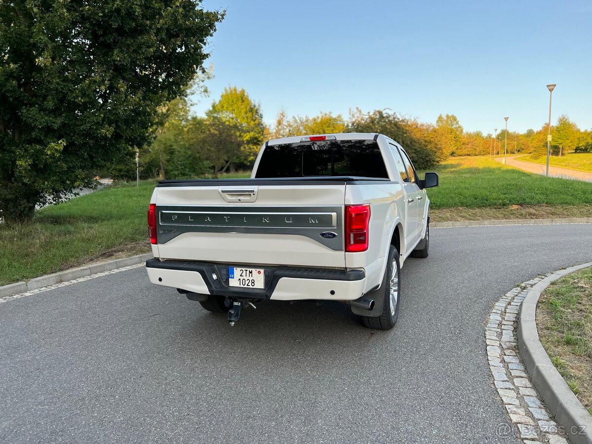 Ford F-150 Platinum 3.5 EcoBoost 4×4, r. 2017 – TOP výbava